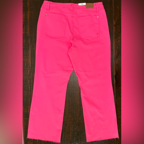 Judy Blue Size 24W High Waist Hot Pink Jeans Straight Leg Raw Hem Stretchy Comfy - Picture 10 of 14
